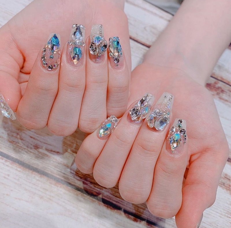TOP 30+ mẫu nail đẹp đính đá quý sang trọng thêm phần cuốn hút