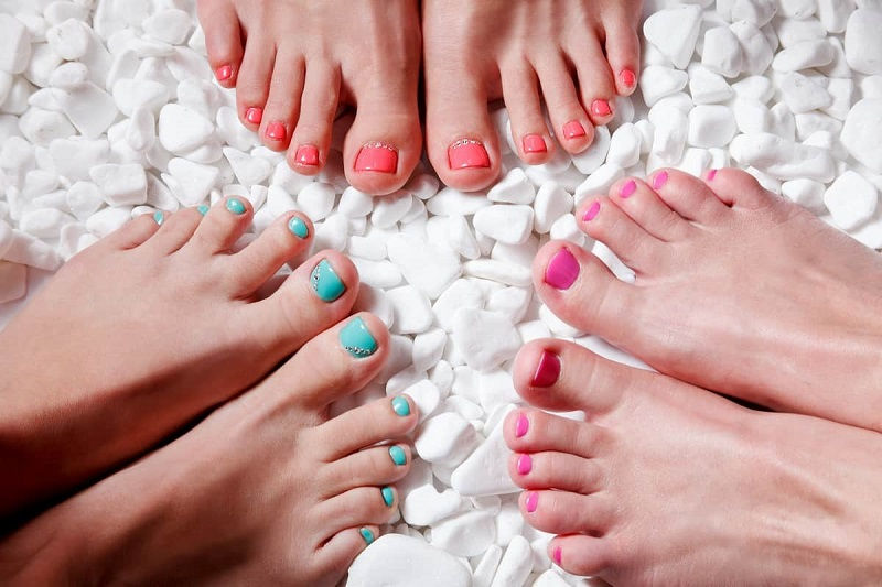 Top 20 mẫu màu sơn móng chân làm trắng da không nên bỏ qua