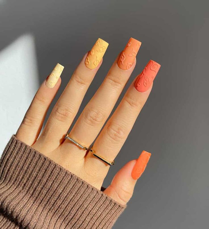 Top 15+ mẫu nail màu cam cháy đẹp, sang chảnh và cá tính