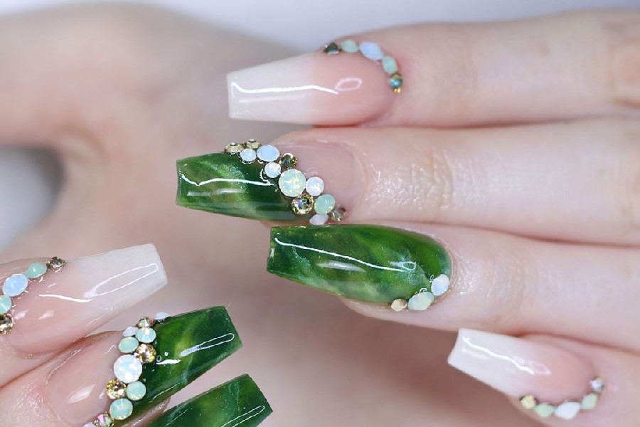 Top 10+ mẫu nail màu xanh ngọc thời thượng được yêu thích