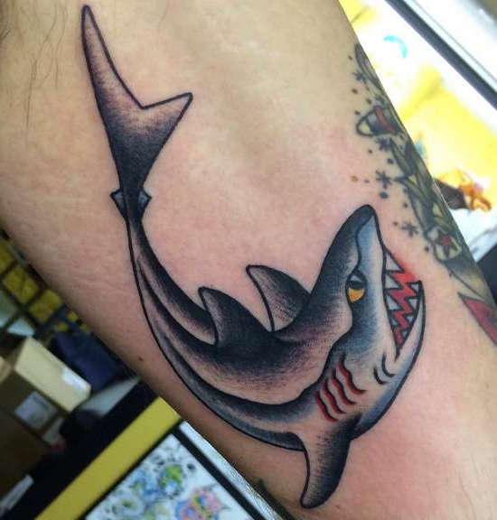 Tattoo cá mập cute